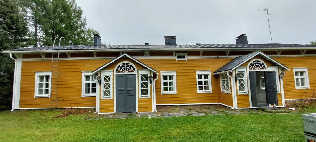 Keltainen maatalo